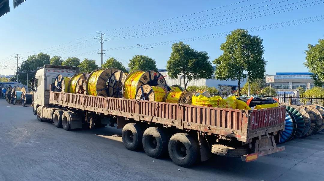 服務不停 發貨不止 服務客戶我們一直在路上！